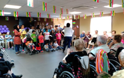 El coro del Alojamiento visita la residencia Sanyres