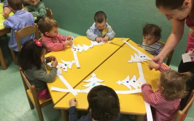 Taller de Navidad de APIR en el centro Entrepuentes